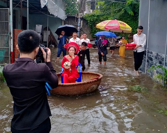 Cô dâu cứ việc xinh, mọi việc còn lại đã có người lo. 