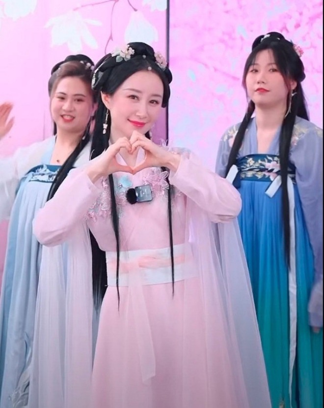 Thư Sướng được yêu thích với tạo hình cổ trang.