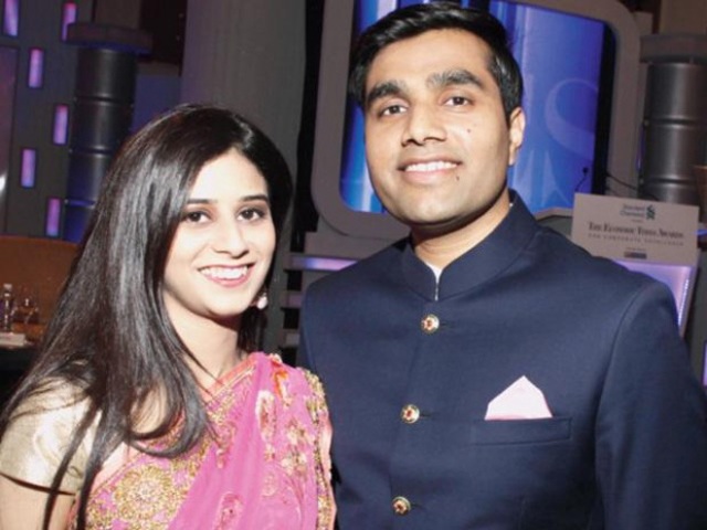 amp;#34;Cô bé vàng trong làng đầu thaiamp;#34;: Ông là tỷ phú thứ hai châu Á, bố mẹ amp;#34;xịnamp;#34; không kém - 4