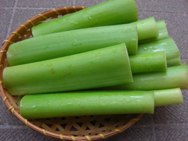 Dọc mùng có thể chế biến thành nhiều món ăn ngon, là đặc sản ở thành phố