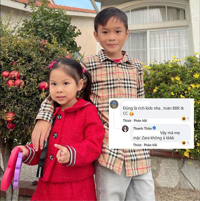 2 bé được nhận xét là Rick kid, Thanh Thảo vui vẻ đáp lại rằng cô thì lại mặc đồ giá rẻ.