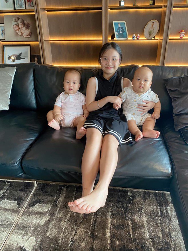 Thành Trung chia sẻ hàng loạt ảnh mà Zon gặp 2 em lần trước, mong các con được hội ngộ.