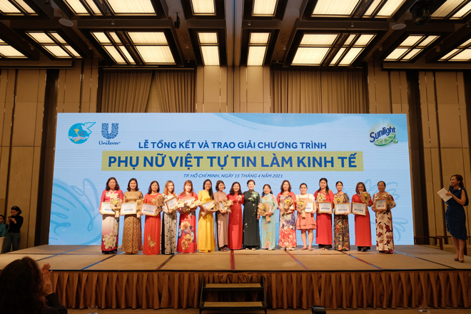 Lễ trao giải “Phụ nữ Việt tự tin làm kinh tế” 2021