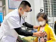 Sức khỏe - Bé gái 8 tuổi bị sốc phản vệ, nguy kịch tính mạng sau khi ăn mì tôm buổi sáng