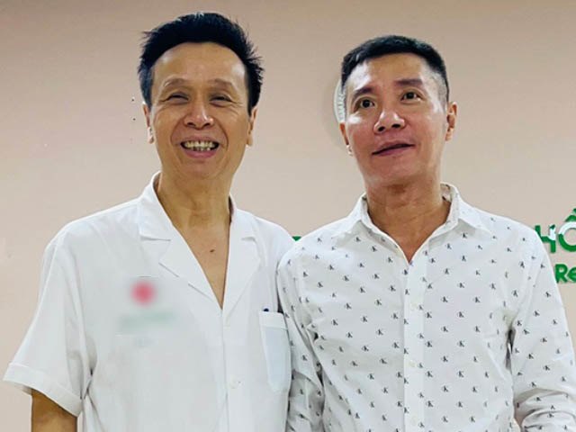 Hình ảnh nghệ sĩ Công Lý khi xuất viện, thần sắc trông khoẻ mạnh, tươi tắn hơn trước.