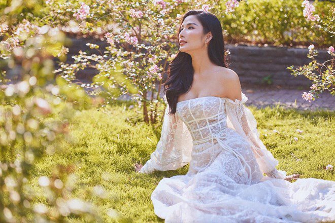 Không thể phủ nhận, Hoàng Thùy đã quyến rũ hơn trước rất nhiều.