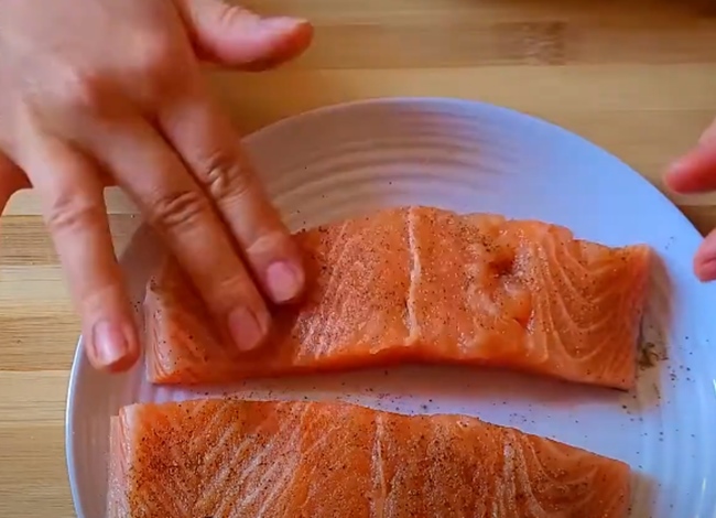 Cách làm cá hồi sốt cam thơm ngon bổ dưỡng - 2