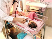 Bà bầu - Con sinh ra không có hậu môn, bác sĩ nhìn sản phụ lắc đầu: "Là tại chồng cô!"