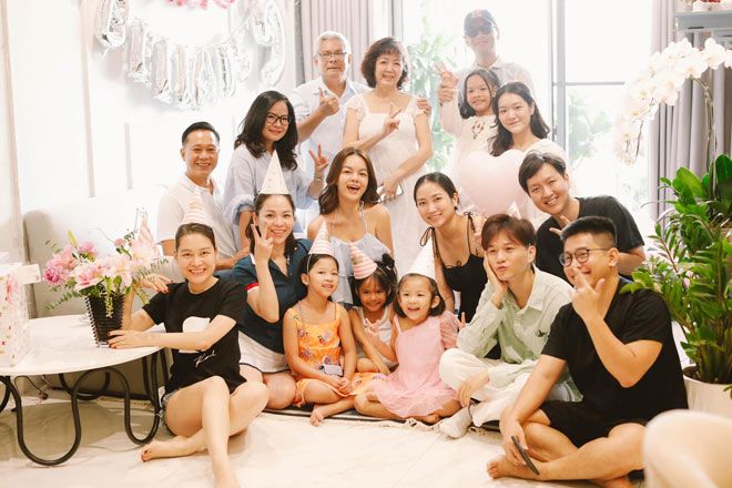 Phạm Quỳnh Anh Quang Huy làm sinh nhật cho con sau 3 năm ly hôn, cùng chụp ảnh gia đình - 10