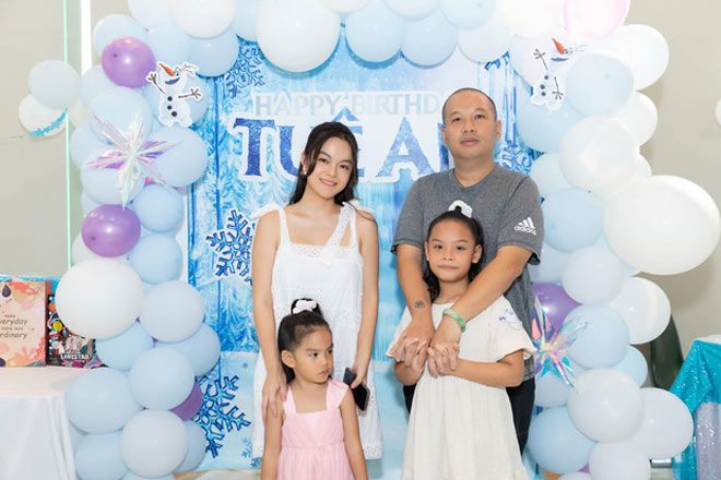 Phạm Quỳnh Anh Quang Huy làm sinh nhật cho con sau 3 năm ly hôn, cùng chụp ảnh gia đình - 19