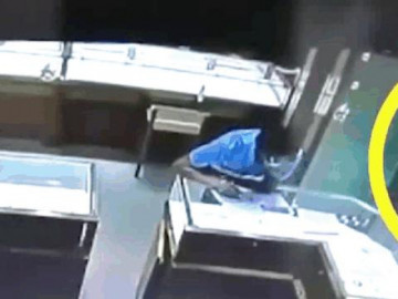  Clip: Hành nghề trước mặt cảnh sát, tên cướp tiệm vàng nhận kết đắng 