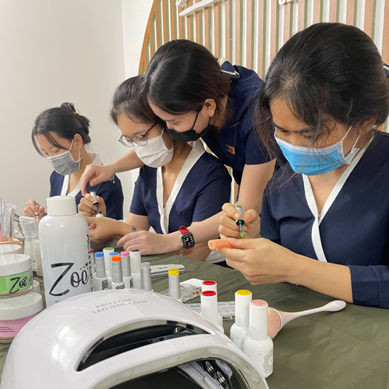 CEO Trần Ngọc Liên thành công với Trung tâm đào tạo nail Analia - 5