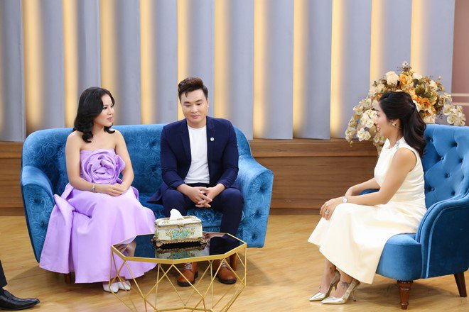 MC Ốc Thanh Vân amp;#34;bó tayamp;#34; khi chứng kiến sự trẻ con của vợ chồng nam ca sĩ này - 1