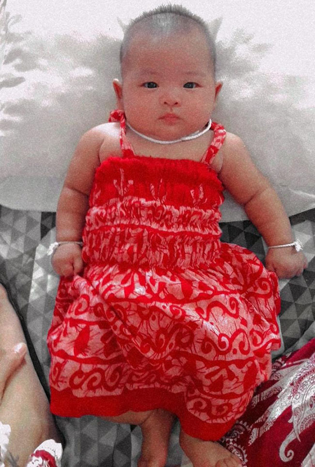 Con sinh thiếu tháng 1,39kg, da nhăn nheo, 6 tháng sau mẹ bật khóc vì may đã không vứt bỏ - 5