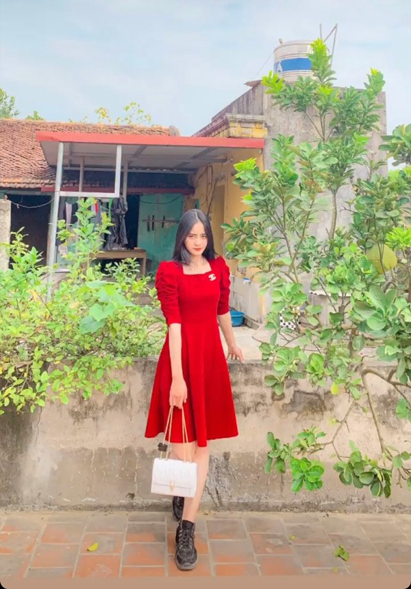 Thiếu nữ bên ao sen đi thi hoa hậu nhưng dân mạng kêu “quay xe” vì một lý do - 5