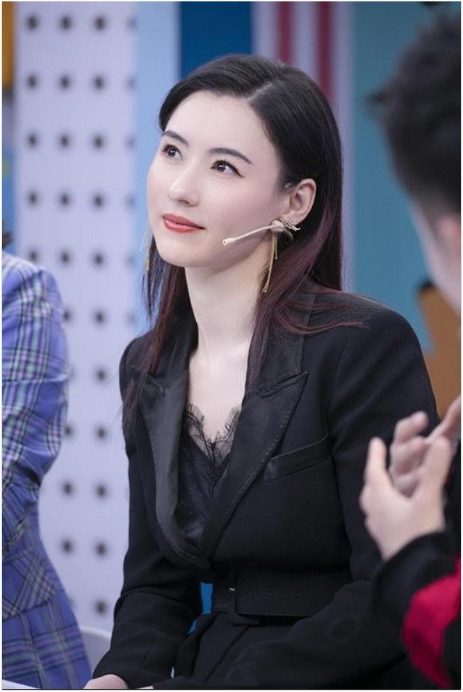 Trương Bá Chi khẳng định mình là em gái hư.