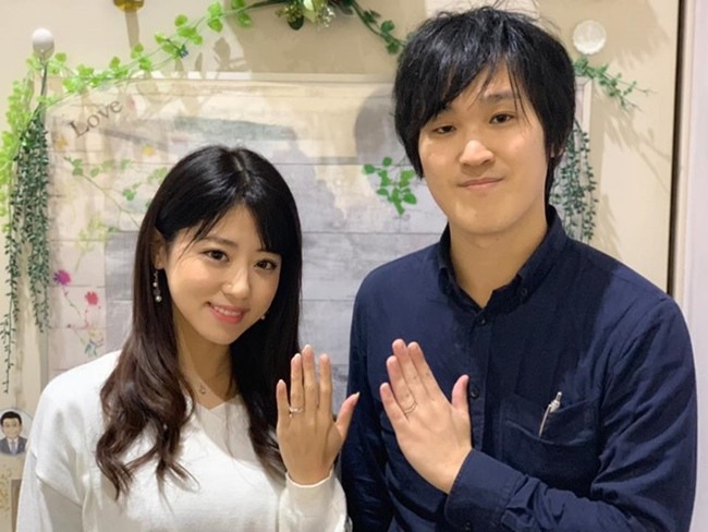 Yohei Akiyama - Youtuber nổi tiếng và vợ. 