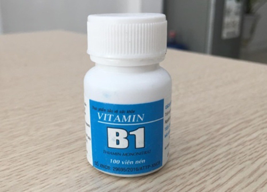 Ủ tóc bằng vitamin B1 là một phương pháp đơn giản giúp cho tóc nhanh dài và dày.