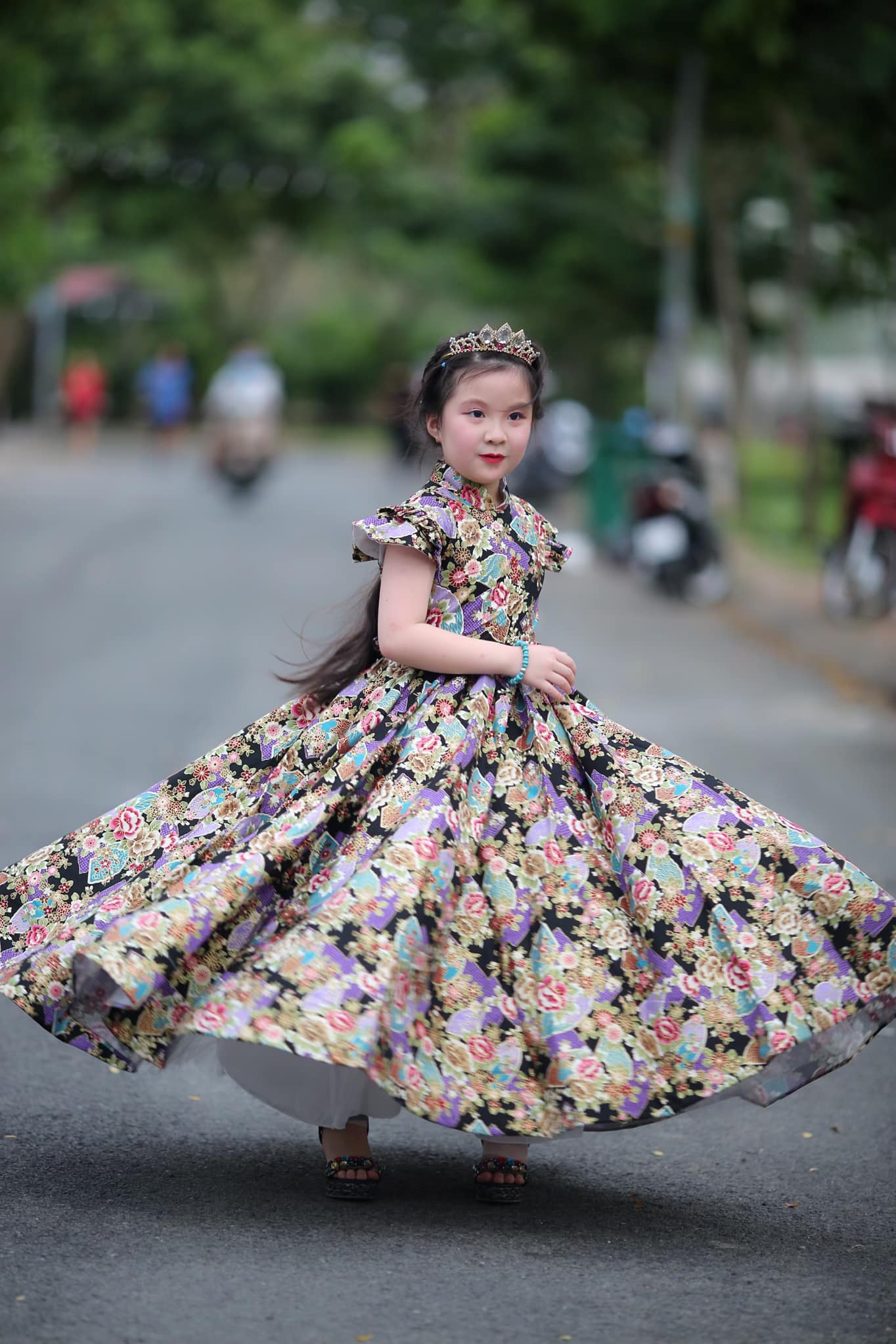 Cháu gái Ninh Dương Lan Ngọc xinh như thiên thần, mới 8 tuổi đã là tiểu mỹ nhân nổi tiếng - 10