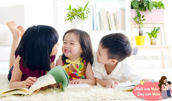 Trẻ thông minh thường có khả năng giao tiếp và sử dụng ngôn ngữ rất tốt. Nếu bé chưa thể nói thành lời nhưng vẫn có thể hiểu và làm theo chỉ dẫn thì chứng tỏ trẻ có đầy tiềm năng thành công trong tương lai.