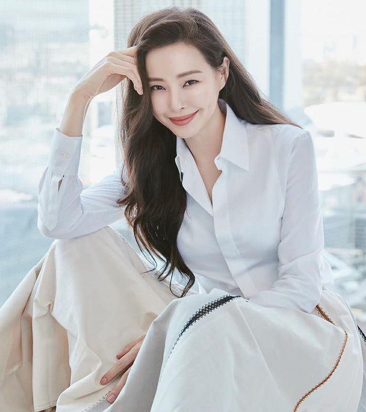 Là Hoa hậu Hàn đẹp nhất thế giới, Honey Lee có cân kiểu tóc amp;#34;ụp gáo dừaamp;#34; huyền thoại? - 3