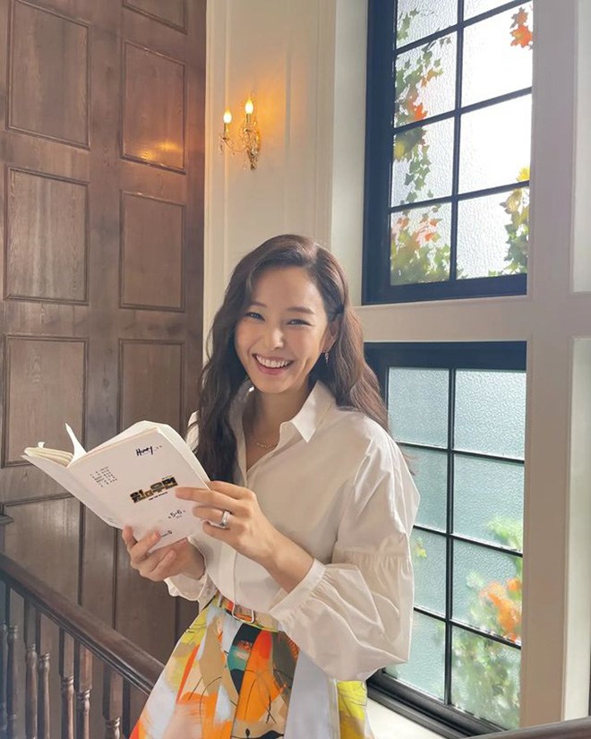Là Hoa hậu Hàn đẹp nhất thế giới, Honey Lee có cân kiểu tóc amp;#34;ụp gáo dừaamp;#34; huyền thoại? - 5