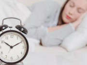 Sức khỏe - Đừng tưởng cứ ngủ sớm là tốt, đi ngủ vào "giờ vàng" này mới giúp tránh đột quỵ, đau tim