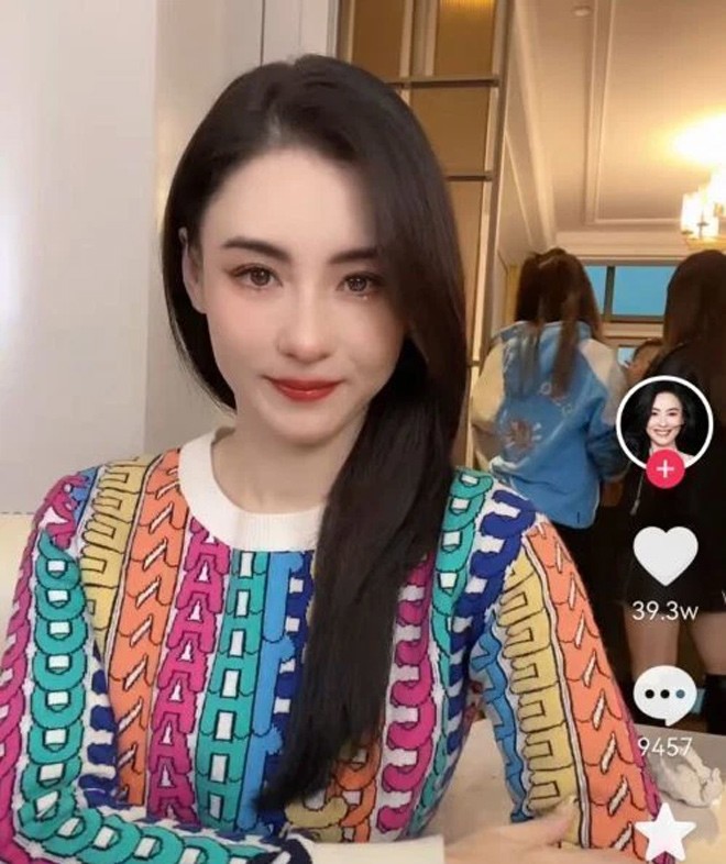 Trương Bá Chi có lượng fan khủng trên mạng.