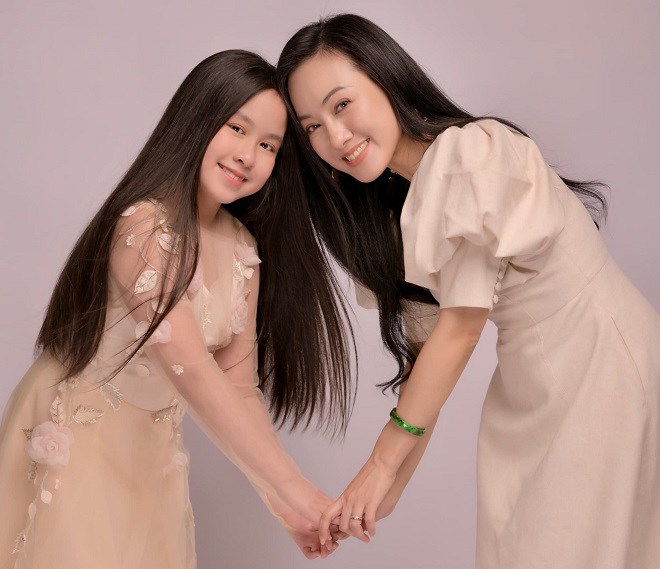 BTV Hoài Anh và con gái.