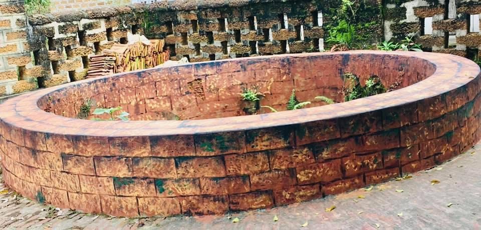 Giếng cổ lâu năm tại Làng cổ Đường Lâm sau khi bị amp;#34;vẽ bậyamp;#34; - 4