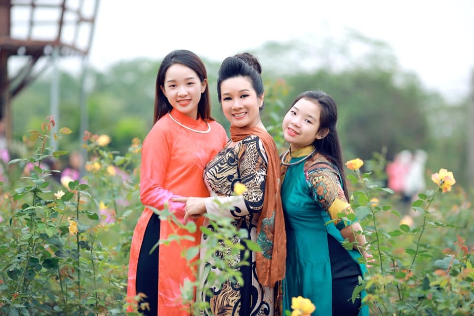 Bà hoàng phòng vé bị nhầm là vợ Xuân Hinh, làm mẹ đơn thân 2 con gái hoa khôi - 5