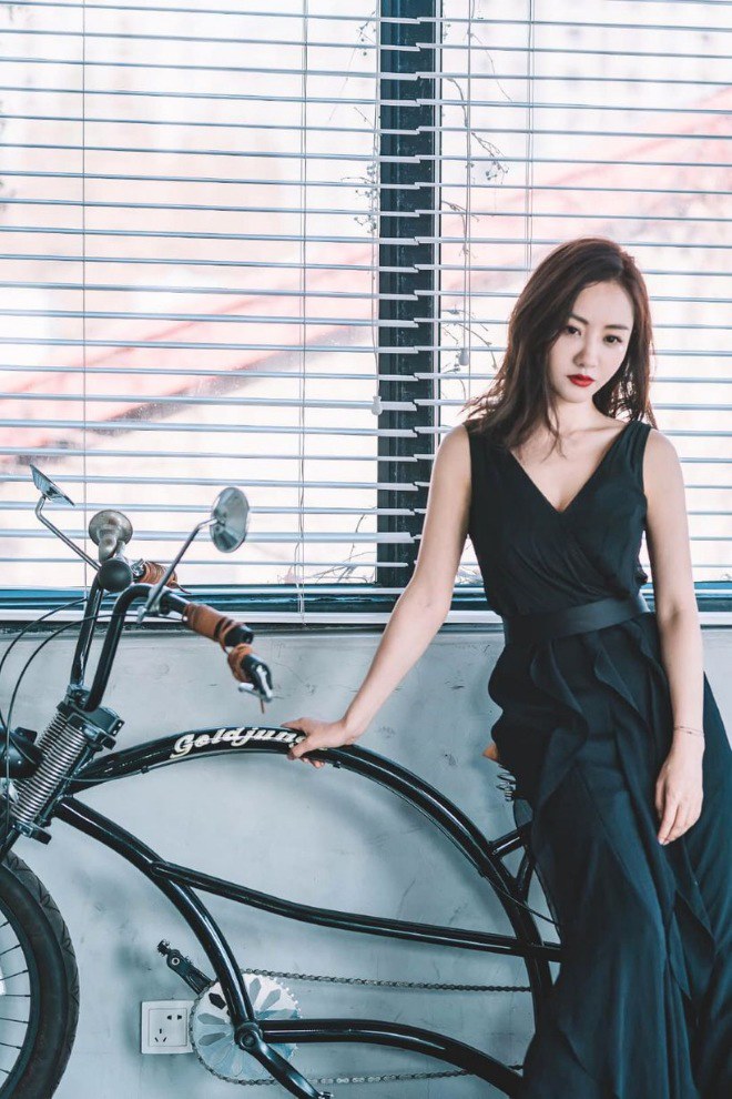 Dương Dung ở tuổi 40 vẫn trẻ đẹp và cô đơn.