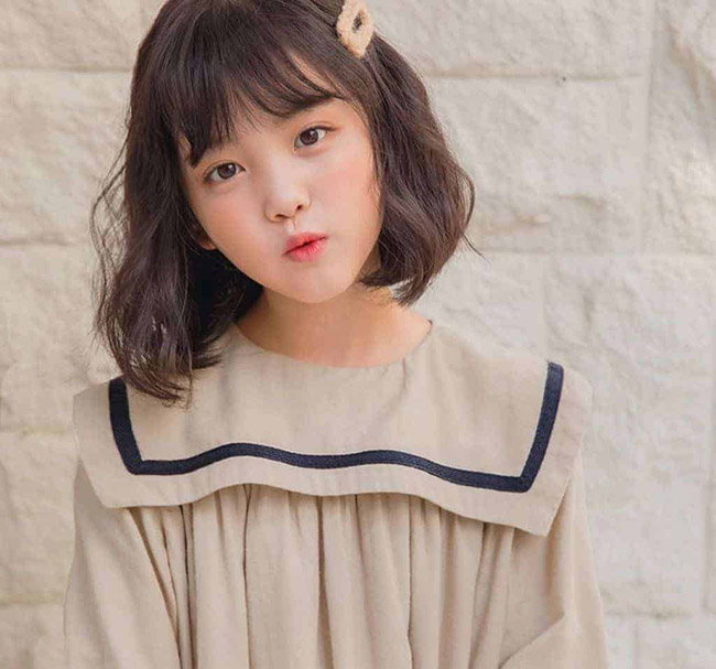 Bật mí những mẫu tóc xoăn cho bé gái phong cách Hàn Quốc siêu xinh - 14
