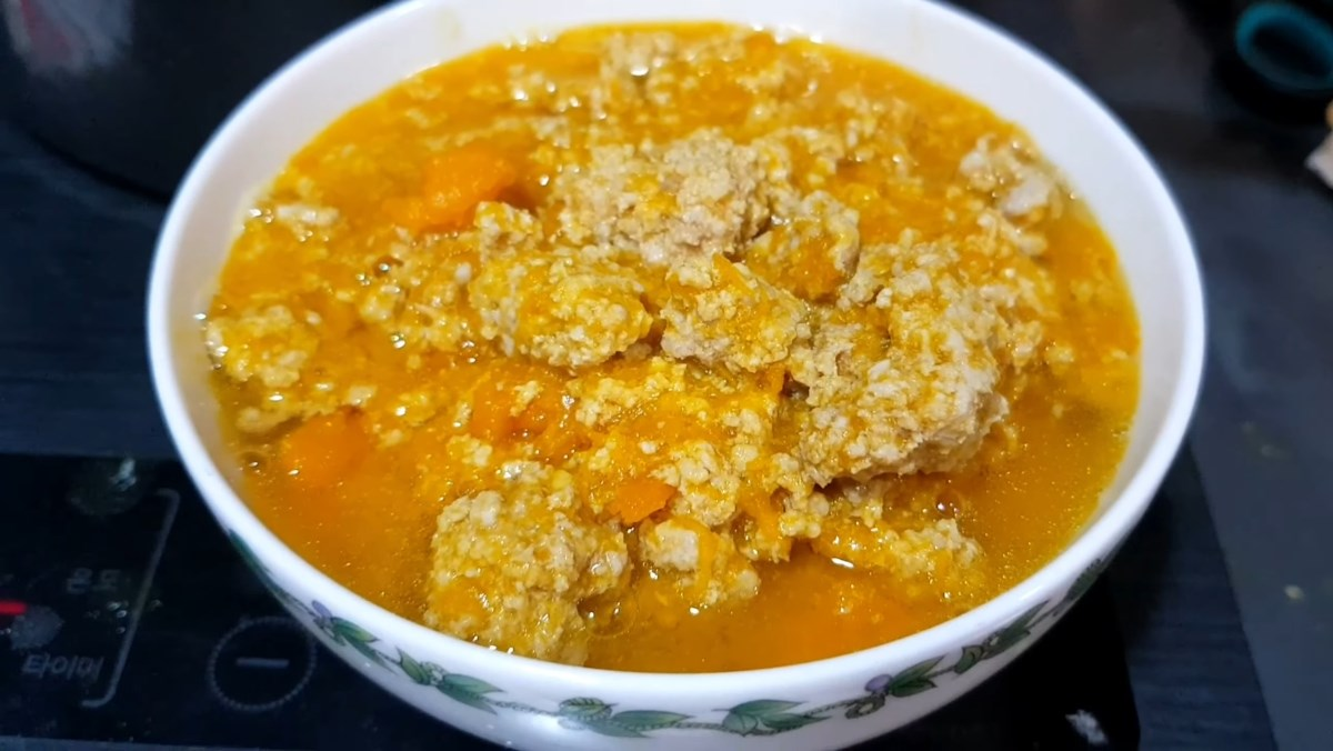 Hướng dẫn 3 cách nấu súp bí đỏ cho bé đơn giản, giàu dinh dưỡng - 8