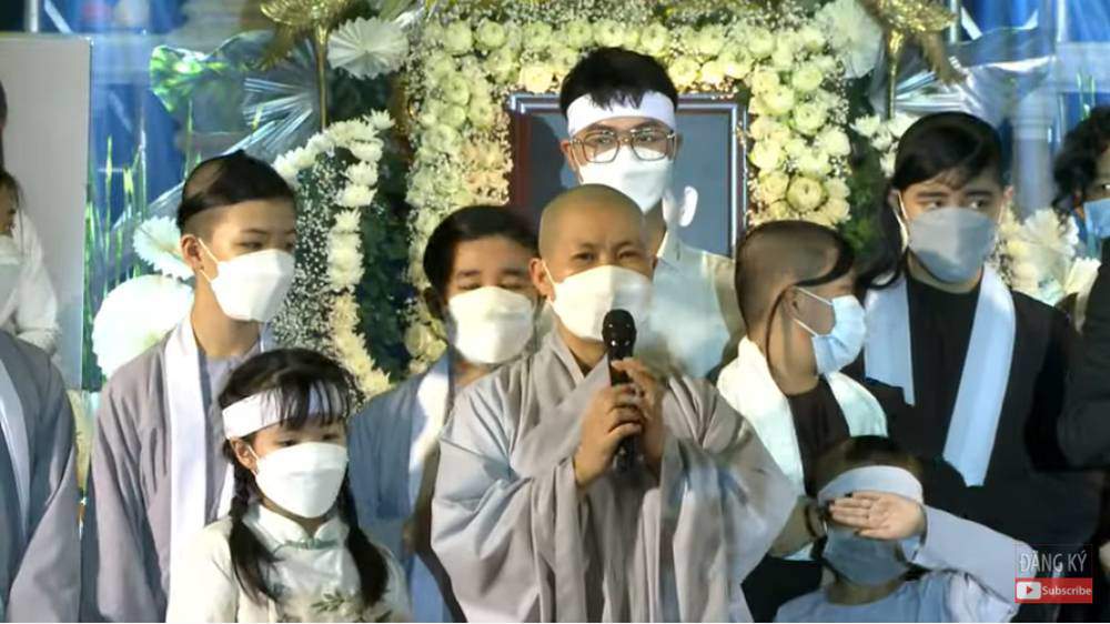 Sư cô Thích Nữ Minh Viên tạm từ chối lòng tốt từ Ngọc Sơn và nhà hảo tâm vì trong buổi lễ này chỉ muốn toàn tâm cho người quá cố.