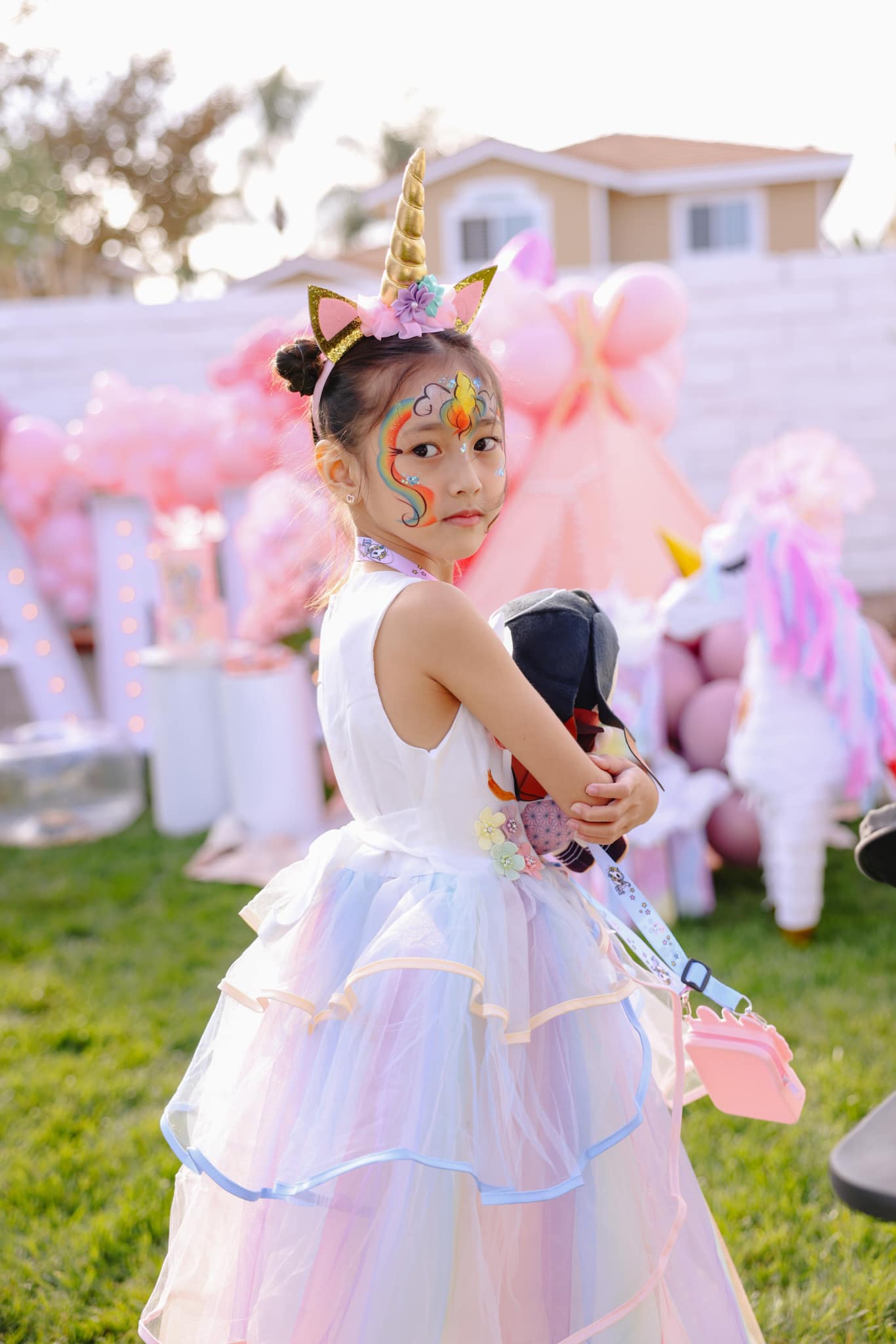 Con gái Hoa hậu Hà Kiều Anh 6 tuổi xinh như công chúa đời thực, sao Việt mê nức nở - 7