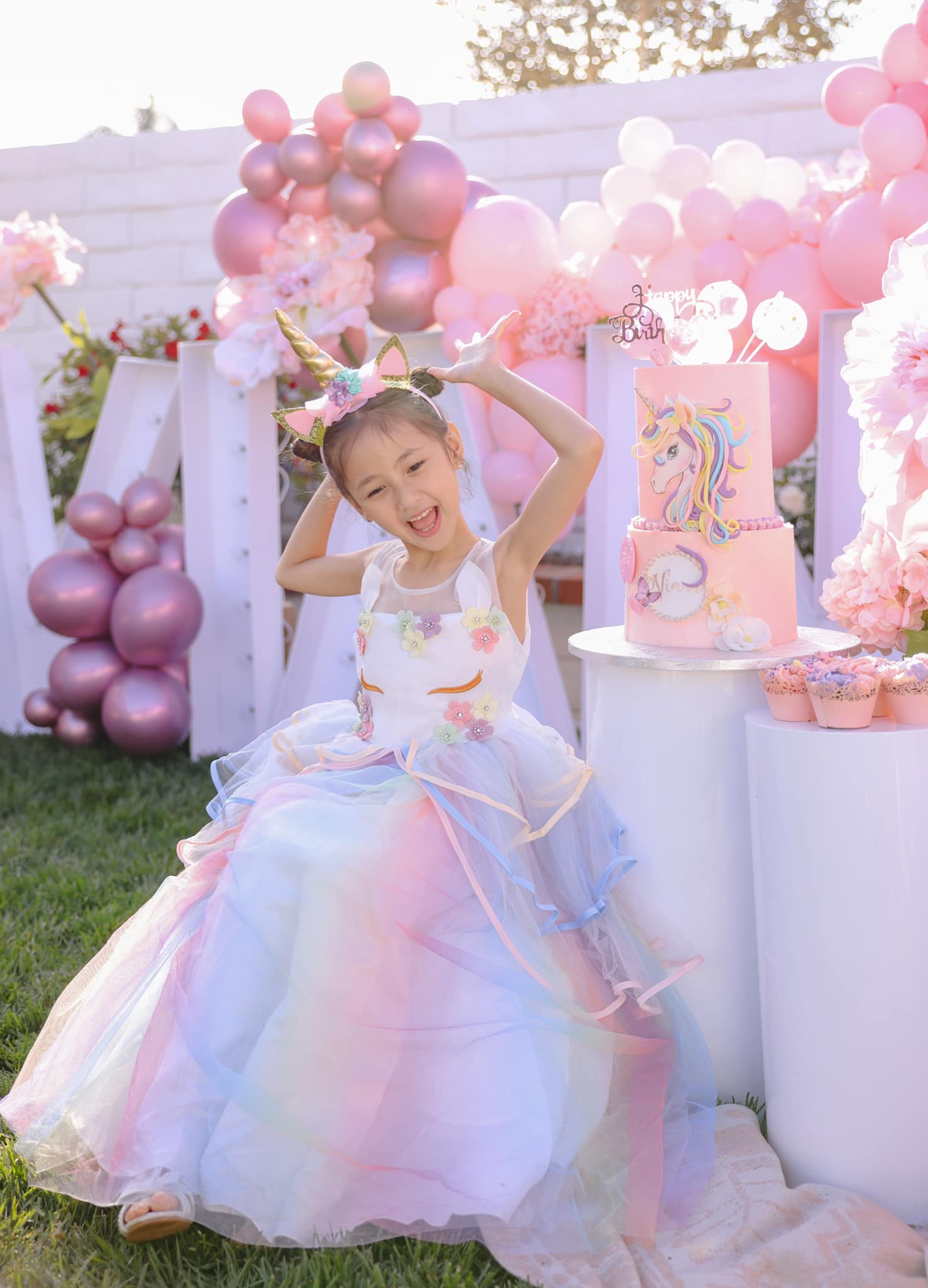 Con gái Hoa hậu Hà Kiều Anh 6 tuổi xinh như công chúa đời thực, sao Việt khen nức nở - 5