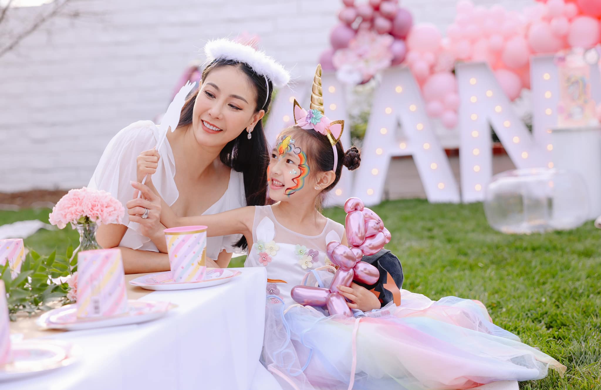 Con gái Hoa hậu Hà Kiều Anh 6 tuổi xinh như công chúa đời thực, sao Việt mê nức nở - 3
