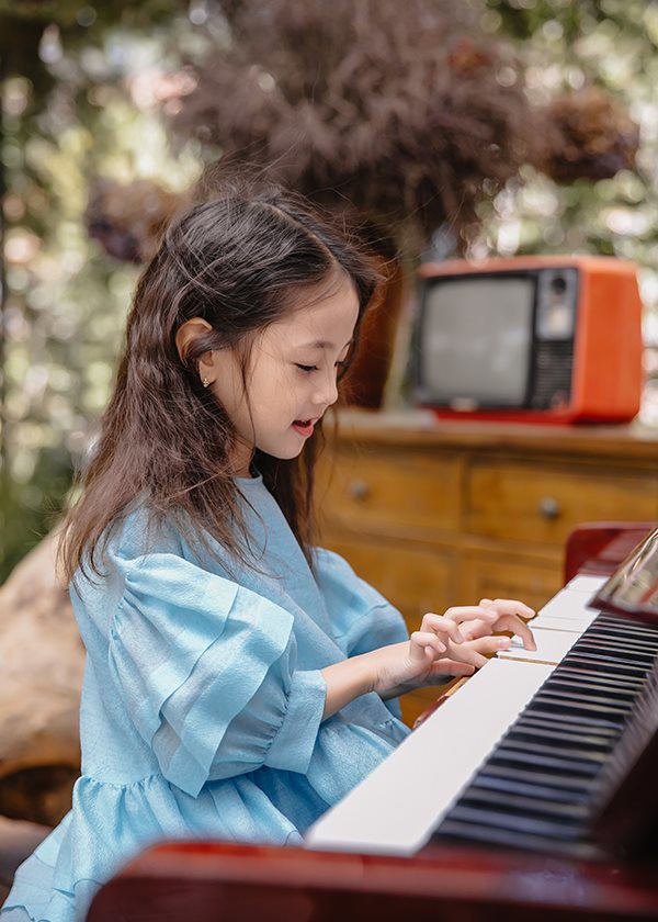 Con gái Hoa hậu Hà Kiều Anh 6 tuổi xinh như công chúa đời thực, sao Việt khen nức nở - 16