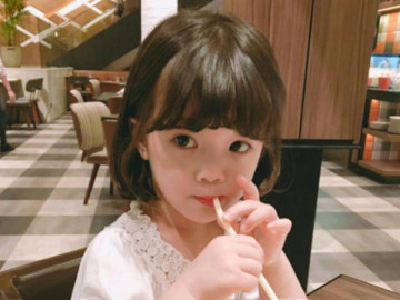 Các mẫu tóc xoăn cho bé gái 5 tuổi siêu dễ thương, mẹ không nên bỏ qua