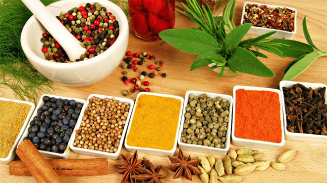 Dầu gội cần chứa các thành phần dưỡng tóc lành tính và tự nhiên như Dầu gội dược liệu Thái Dương
