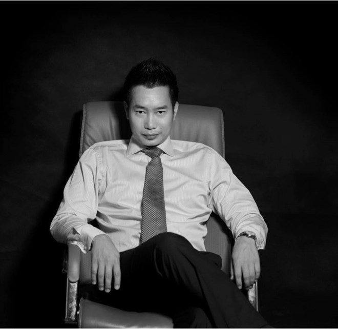 Giờ đây anh đã là ông chú 46 tuổi nhưng vẫn vô cùng phong độ, lịch lãm.