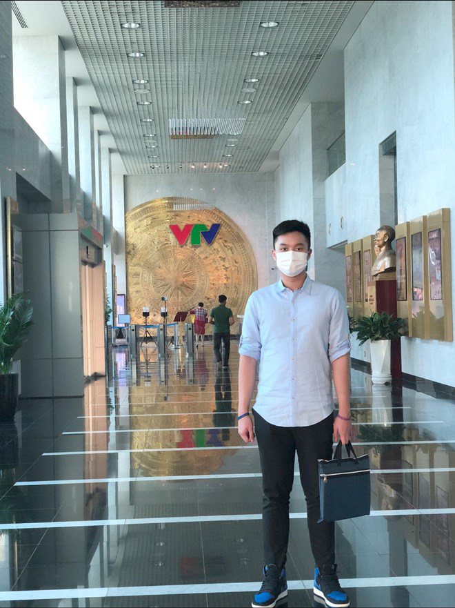 Con trai Hoa Thanh Tùng cao vượt trội, khiến bố amp;#34;đuốiamp;#34; nhất khung hình - 7