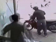 Clip Eva - Clip: Chủ nhà tung cú đá song phi đạp tên trộm xe máy ngã sấp mặt