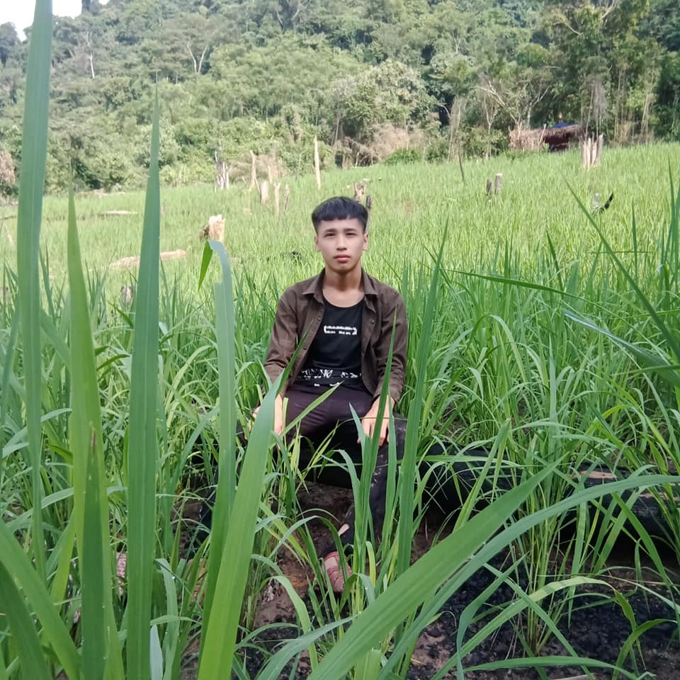 Hùng chia sẻ trên facebook cá nhân: Đời người chúng ta gánh được những khó khăn, áp lực cuộc sống sau này sẽ đỡ khổ. Ảnh: NVCC