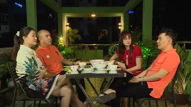 img srchttps://cdn.eva.vn/upload/4-2021/images/2021-11-19/2-lan-ly-di-doan-truong-song-doc-than-trong-nha-mat-tien-dat-do-an-com-hop-qua-ngay-14-1637307219-41-width660height371.jpg /