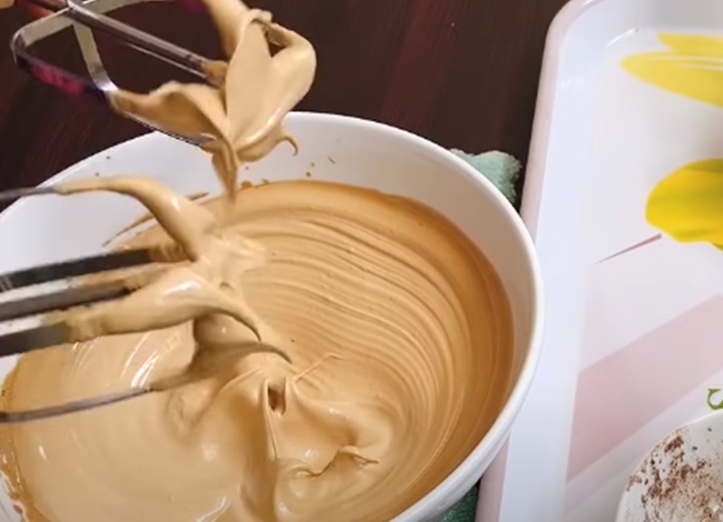 Cách làm cà phê bọt biển lớp bọt mịn, thơm ngon - 2