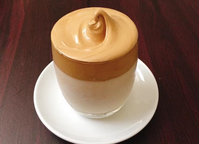 Cách làm cà phê bọt biển lớp bọt mịn, thơm ngon - 3