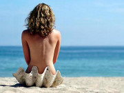 Xem ăn chơi - Thị trấn khoả thân lớn nhất ở Pháp, du khách nước ngoài cũng bị cấm mặc quần áo