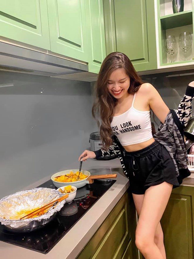 Cô còn truyền cảm hứng cho người hâm mộ niềm đam mê dẫn chương trình hay đơn giản là cua crush của mình bằng cách nói chuyện hay hơn.